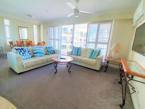 Broadbeach Holiday Apartments - Yamba Accommodation 17
