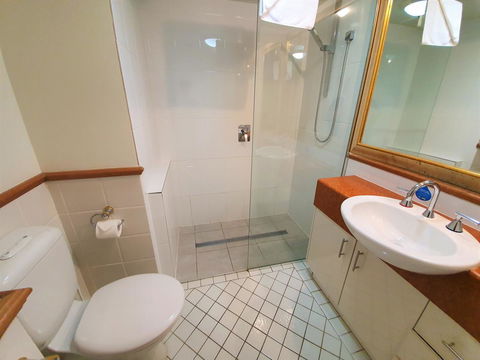 Broadbeach Holiday Apartments - Yamba Accommodation 26