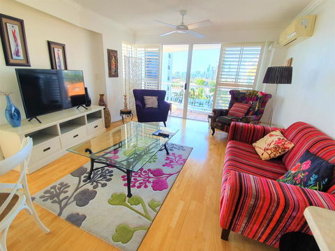 Broadbeach Holiday Apartments - Yamba Accommodation 4