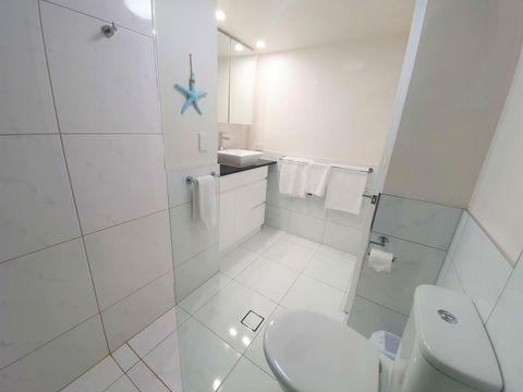 Broadbeach Holiday Apartments - Yamba Accommodation 8