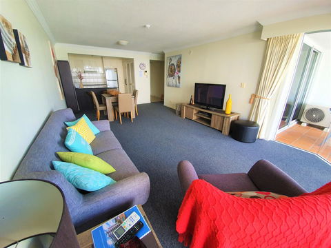 Broadbeach Holiday Apartments - Yamba Accommodation 30