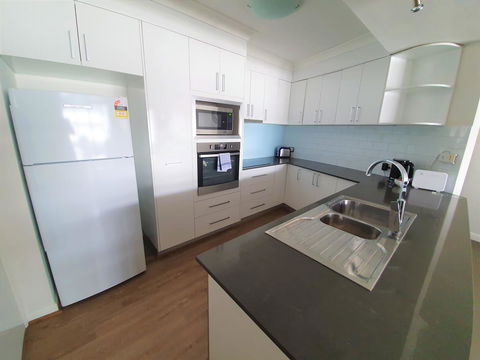 Broadbeach Holiday Apartments - Yamba Accommodation 10