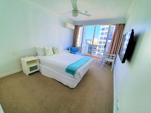 Broadbeach Holiday Apartments - Yamba Accommodation 19