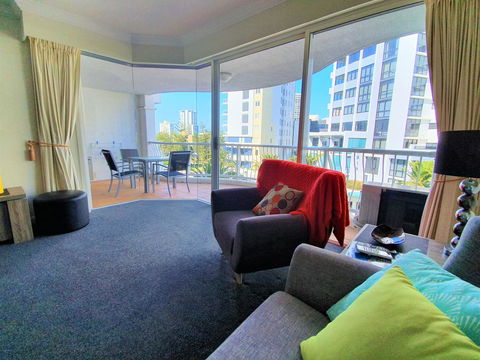 Broadbeach Holiday Apartments - Yamba Accommodation 3