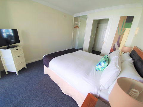 Broadbeach Holiday Apartments - Yamba Accommodation 27