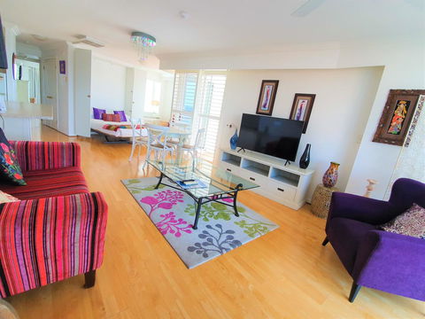 Broadbeach Holiday Apartments - Yamba Accommodation 24