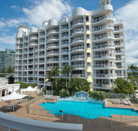 Broadbeach Holiday Apartments - Yamba Accommodation