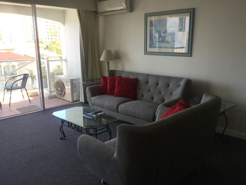 Broadbeach Holiday Apartments - Yamba Accommodation 37