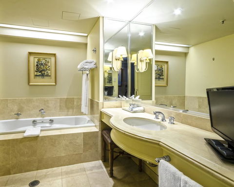 Stamford Plaza Brisbane - Yamba Accommodation 10