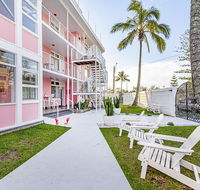 The Pink Hotel Coolangatta - Yamba Accommodation