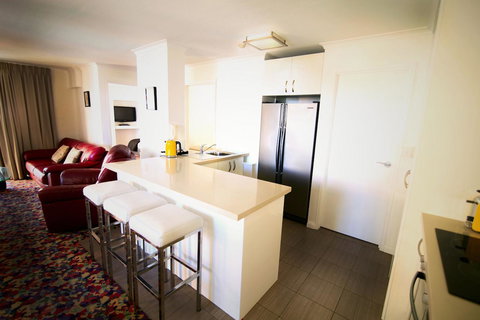 Grosvenor Beachfront Apartments Surfers Paradise - Yamba Accommodation 4