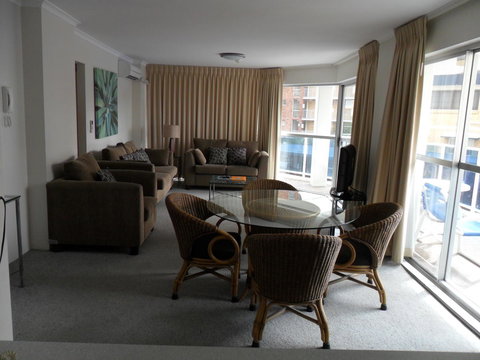 Grosvenor Beachfront Apartments Surfers Paradise - Yamba Accommodation 23