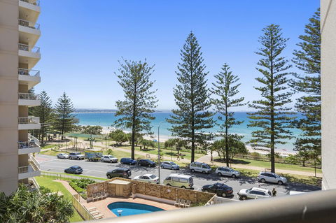 Columbia Beachfront Apartments On Rainbow Bay - Yamba Accommodation 18