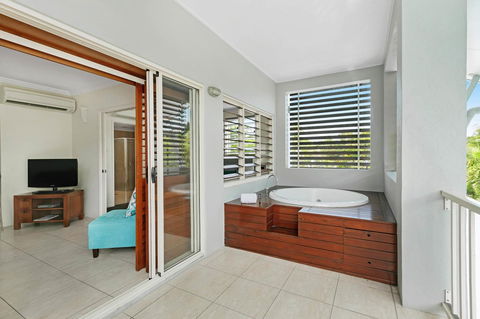 Mantra Aqueous On Port - Yamba Accommodation 17