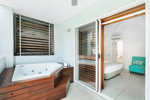 Mantra Aqueous On Port - Yamba Accommodation 9