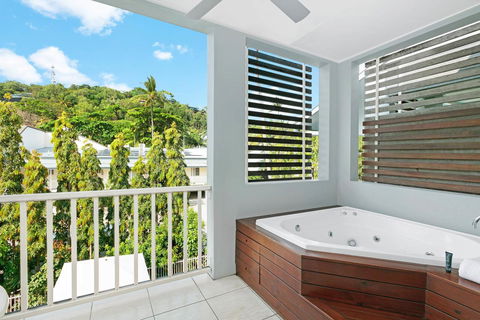 Mantra Aqueous On Port - Yamba Accommodation 25