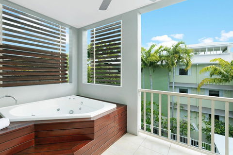 Mantra Aqueous On Port - Yamba Accommodation 22