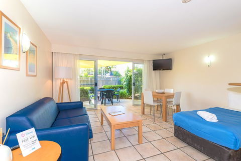 At The Sound Noosa Motel - Yamba Accommodation 37
