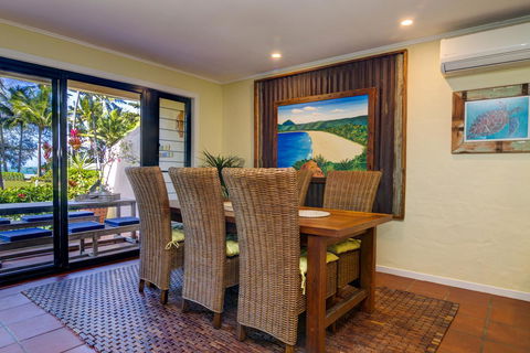 Number 2 On The Beach | Beautiful Beachfront Villa - Yamba Accommodation 7
