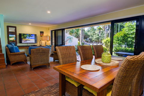 Number 2 On The Beach | Beautiful Beachfront Villa - Yamba Accommodation 6