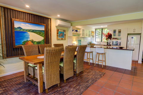 Number 2 On The Beach | Beautiful Beachfront Villa - Yamba Accommodation 9