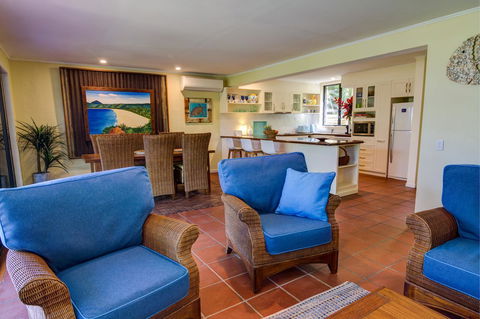 Number 2 On The Beach | Beautiful Beachfront Villa - Yamba Accommodation 5