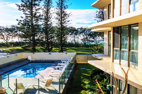 Seacrest Beachfront Apartments Surfers Paradise - Yamba Accommodation 40