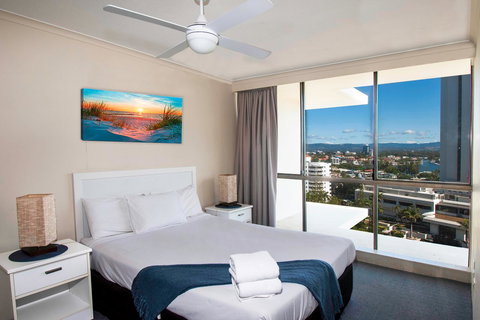 Seacrest Beachfront Apartments Surfers Paradise - Yamba Accommodation 17