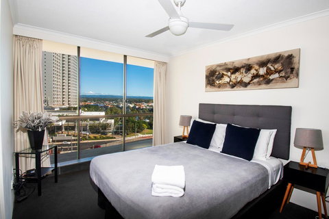 Seacrest Beachfront Apartments Surfers Paradise - Yamba Accommodation 1