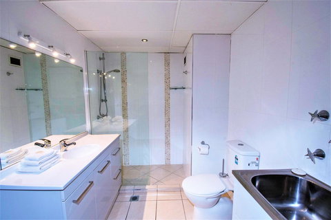 Seacrest Beachfront Apartments Surfers Paradise - Yamba Accommodation 15