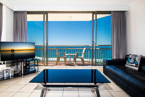Seacrest Beachfront Apartments Surfers Paradise - Yamba Accommodation 13