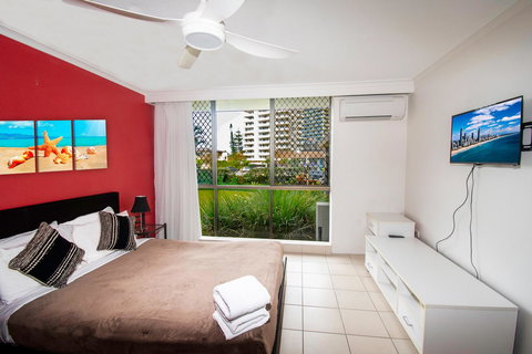 Seacrest Beachfront Apartments Surfers Paradise - Yamba Accommodation 8