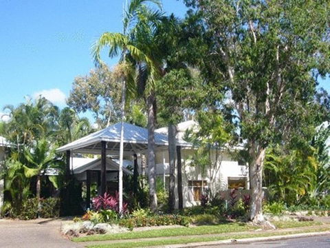 Port Douglas Retreat - Yamba Accommodation 4