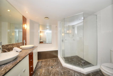 The Towers Of Chevron Renaissance - Holidays Gold Coast - Yamba Accommodation 16