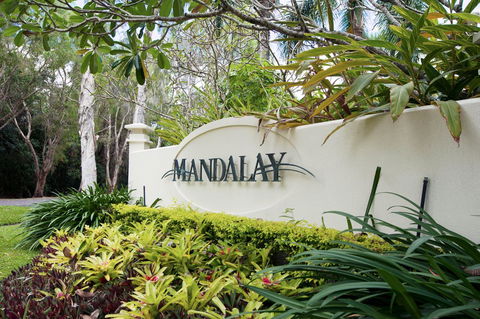 Mandalay Luxury Beachfront Apartments - Yamba Accommodation 5