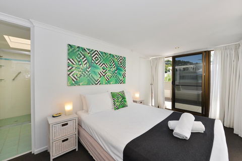 Seascape Holidays - Tropical Reef Apartments - Yamba Accommodation 7