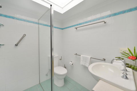 Seascape Holidays - Tropical Reef Apartments - Yamba Accommodation 9
