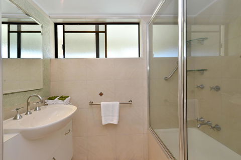 Seascape Holidays - Tropical Reef Apartments - Yamba Accommodation 18