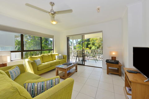 Seascape Holidays - Tropical Reef Apartments - Yamba Accommodation 14