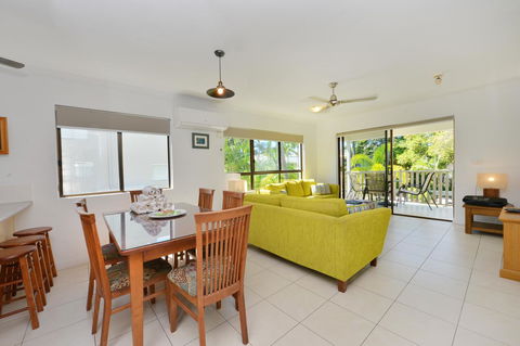 Seascape Holidays - Tropical Reef Apartments - Yamba Accommodation 15