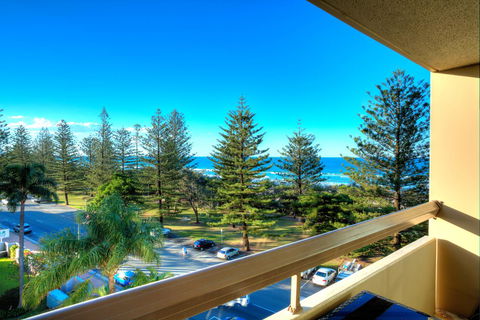 Oceania On Burleigh Beach - Yamba Accommodation 0