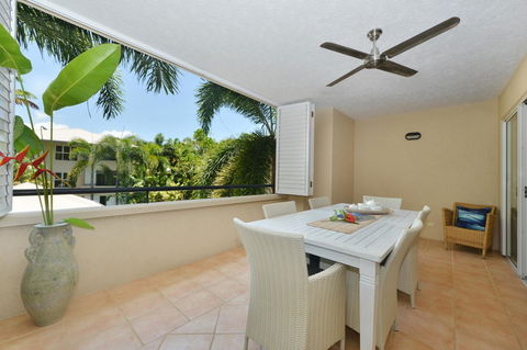 Cayman Villas Port Douglas - Yamba Accommodation 37