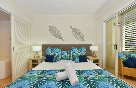 Cayman Villas Port Douglas - Yamba Accommodation 29