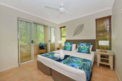 Cayman Villas Port Douglas - Yamba Accommodation 39