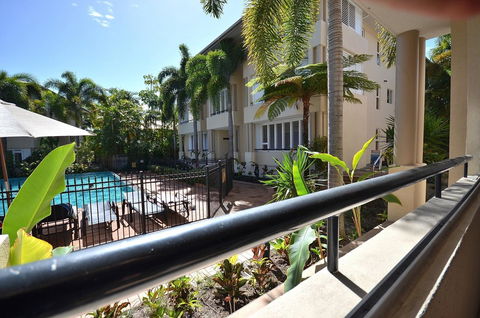 Cayman Villas Port Douglas - Yamba Accommodation 3
