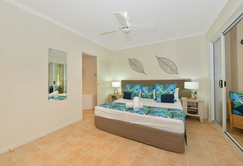 Cayman Villas Port Douglas - Yamba Accommodation 26
