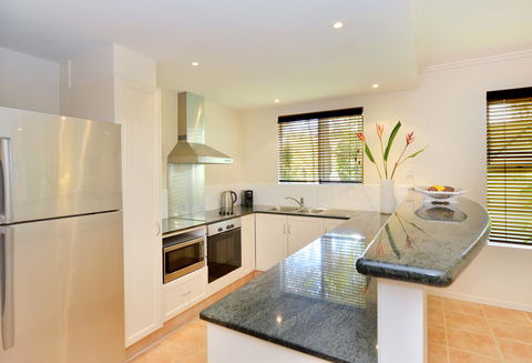 Cayman Villas Port Douglas - Yamba Accommodation 41