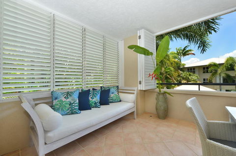 Cayman Villas Port Douglas - Yamba Accommodation 35