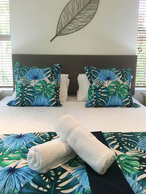 Cayman Villas Port Douglas - Yamba Accommodation 17