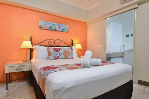 Le Cher Du Monde Adults Only - Yamba Accommodation 5
